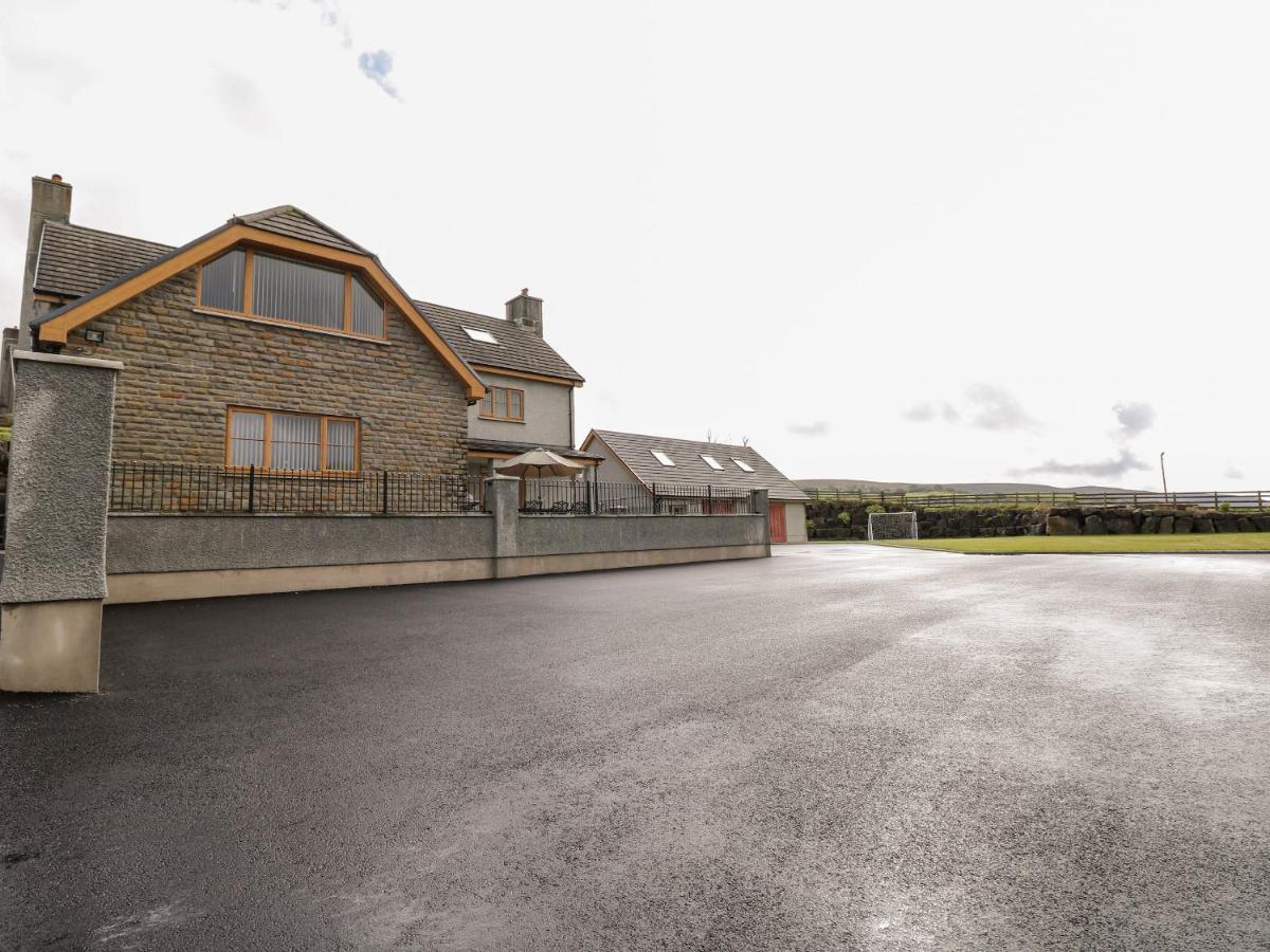 Grooms Quarters At Pant Y Gaseg Farm Ammanford Exterior foto