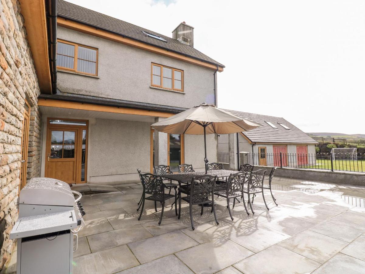 Grooms Quarters At Pant Y Gaseg Farm Ammanford Exterior foto